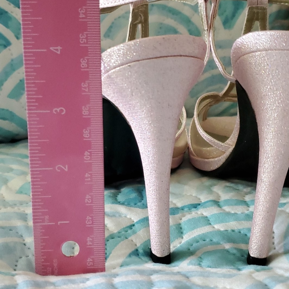 Heels - Picture 6 of 8